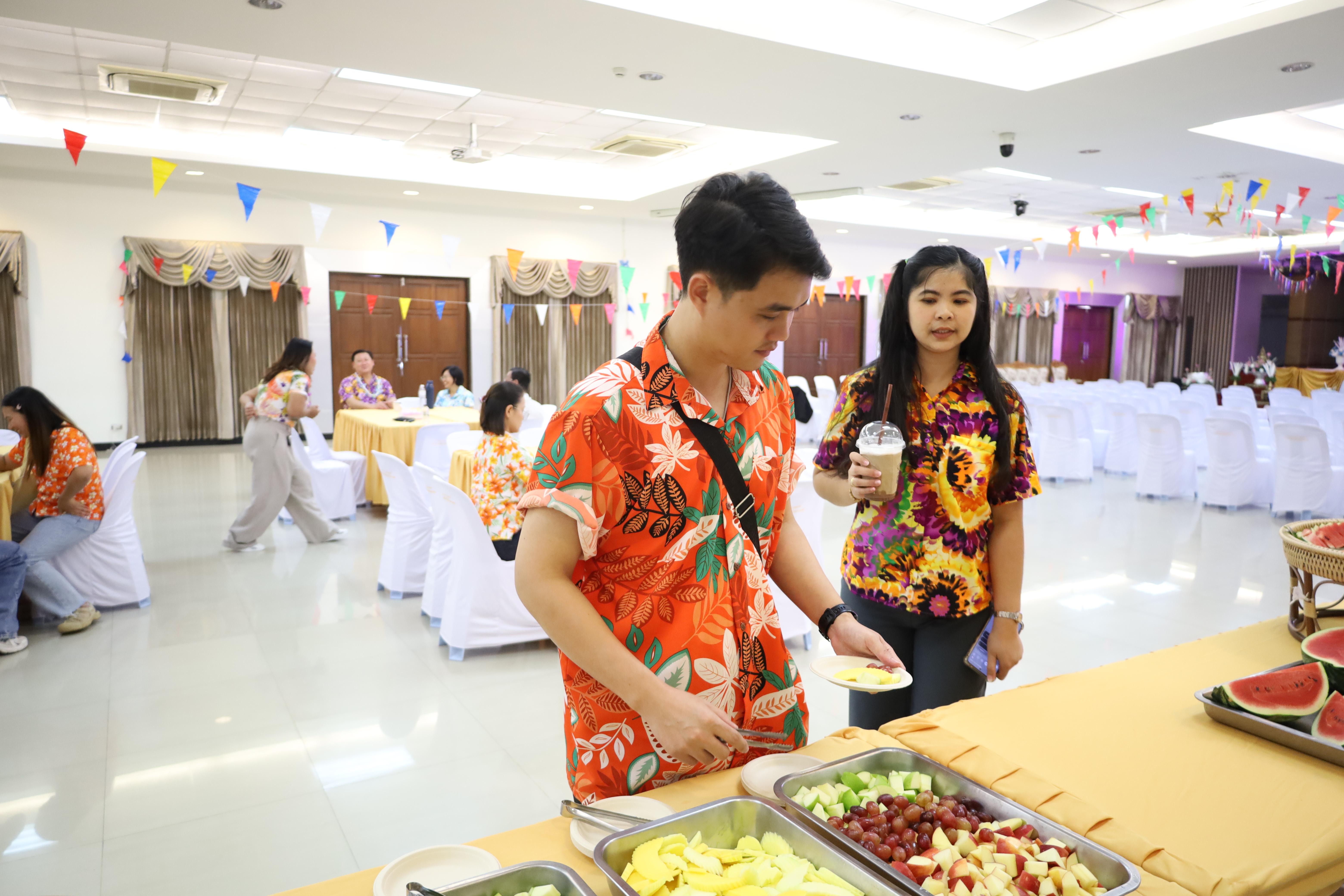 298. วันที่ 26 เมษายน 2568 สาขาการบริหารการศึกษา ได้จัดกิจกรรมรดน้ำดำหัวคณาจารย์ระดับบัณฑิตศึกษา ประจำสาขาการบริหารการศึกษา ณ ห้องประชุมครุร่มสัก 1 ชั้น 3 อาคารคณะครุศาสตร์